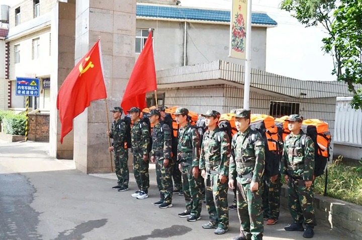 追寻红色记忆 重走长征路——国家矿山应急救援东源队开展“学党史、悟初心、践训词”主题党日活动