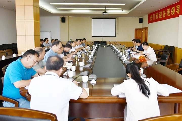 集团党委副书记、总经理高建嵩一行到云维集团督导调研