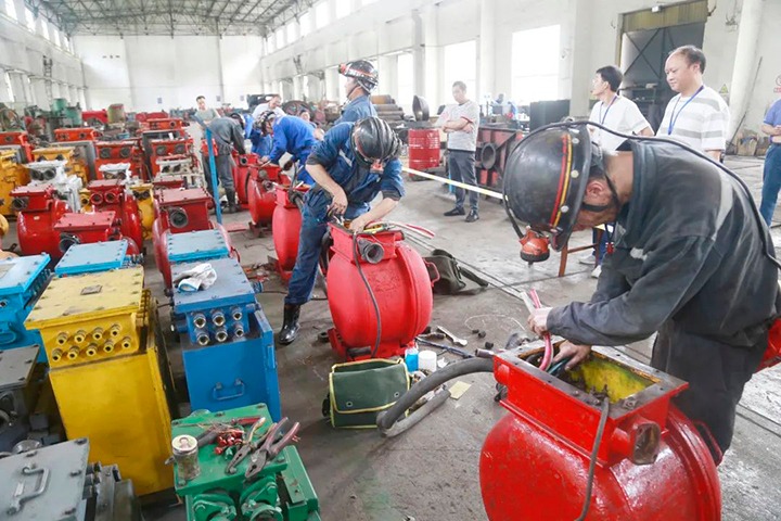 威信煤炭开展电缆接线、钢管焊接技术比武活动