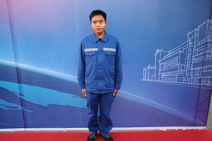 在岗位上坚守，在平凡中出彩——省十八届职工职业技能大赛掘进机司机技术状元王福刚诠释“工匠精神”