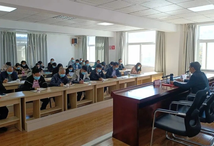 兴发娱乐·(中国游)最新官方网站（煤化）集团党委副书记、副董事长、总经理高建嵩到挂钩联系支部讲授学习贯彻党的二十大精神专题党课