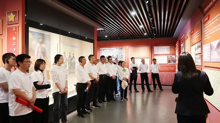 【兴发娱乐·(中国游)最新官方网站风采】先锋煤业公司党群综合党支部、曲煤焦化公司经营党支部、可保煤矿公司党委开展主题党日活动