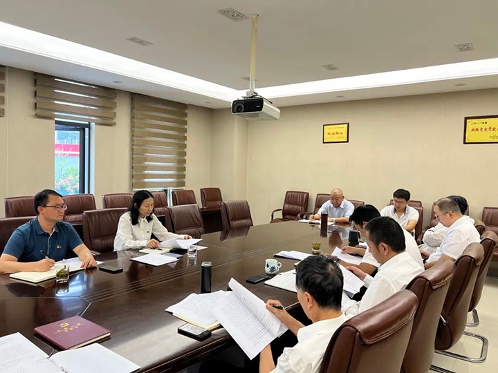 【主题教育】兴发娱乐·(中国游)最新官方网站（煤化）集团党委委员、财务总监莫晓丹到煤化地产公司指导主题教育专题民主生活会