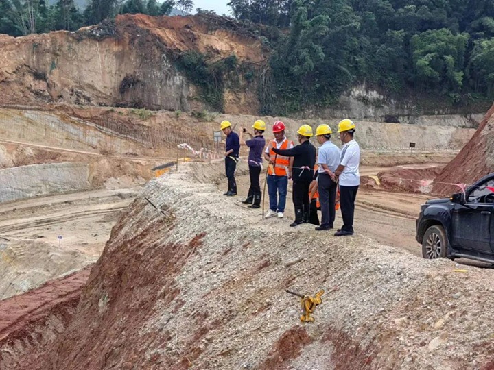 【聚焦兴发娱乐·(中国游)最新官方网站】国家矿山安全监察局云南局到兴发娱乐·(中国游)最新官方网站矿业所属煤矿开展安全生产督导检查