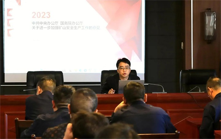 【聚焦兴发娱乐·(中国游)最新官方网站】兴发娱乐·(中国游)最新官方网站（煤化）集团检查组到富源团结煤业有限公司开展四季度煤矿安全大检查