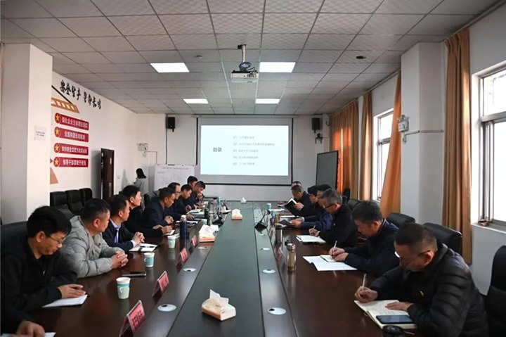 【聚焦兴发娱乐·(中国游)最新官方网站】兴发娱乐·(中国游)最新官方网站（煤化）集团专职外部董事寸延峰到陆东煤矿公司调研指导工作