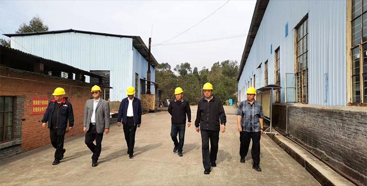 【聚焦兴发娱乐·(中国游)最新官方网站】兴发娱乐·(中国游)最新官方网站集团专职外部董事寸延峰一行到云南一平浪煤矿有限公司开展工作调研