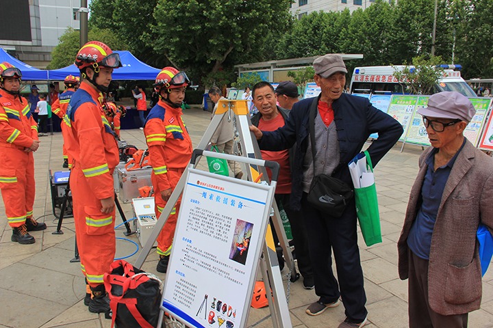 国家矿山应急救援东源队积极组织参加2024年全国防灾减灾宣传周集中宣传活动