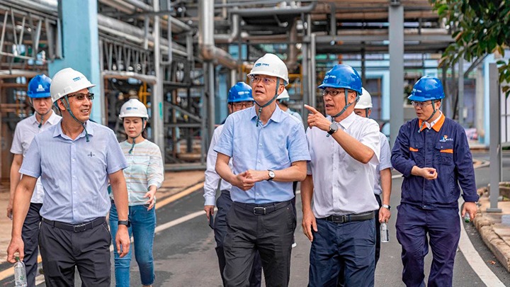 能投集团、煤炭产业集团党委书记、董事长胡均到开远区域公司调研安全生产及重大项目情况