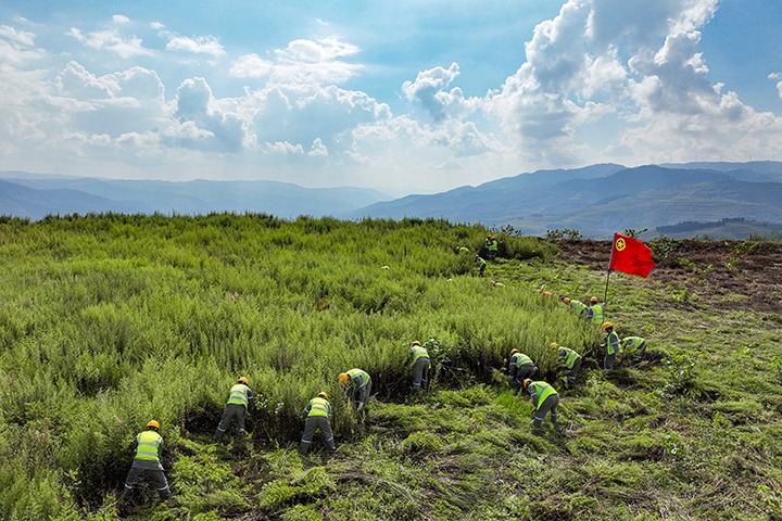 “镜”指“幕后英雄”！ 先锋煤业职工以汗水铸就责任，共绘企业发展美好蓝图